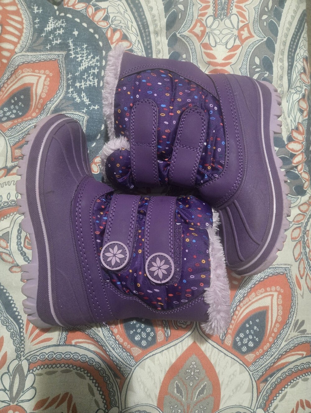 Size 11/12 Toddler Girls Cat& Jack Purple Thermolite 2 Strap Velcro  Snow Boots.